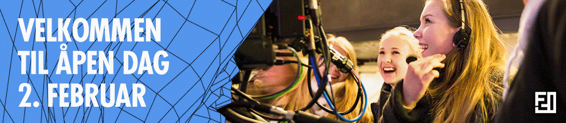 En gruppe mennesker med hodetelefoner