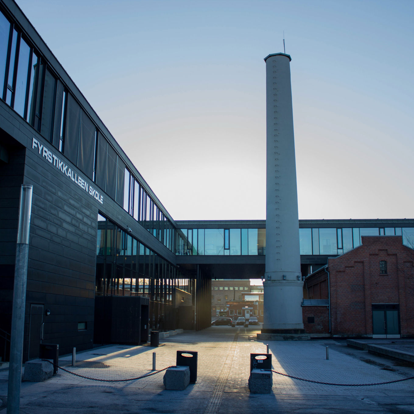 Et høyt tårn i en by Et høyt tårn i en by