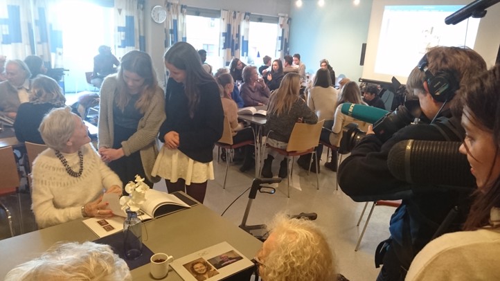 Eldre på Vålerenga Bo- og servicesenter og elever fra F21 Eldre på Vålerenga Bo- og servicesenter og elever fra F21